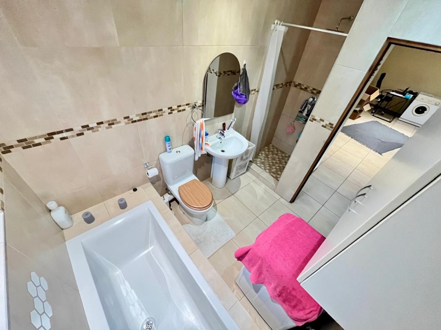 2 Bedroom Property for Sale in Vincent Eastern Cape